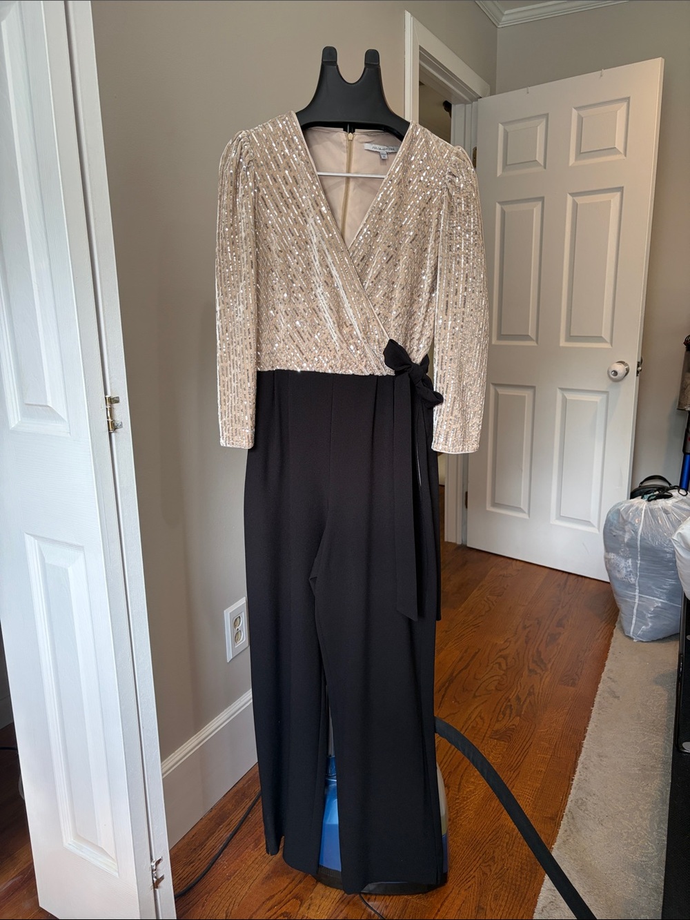 julia jordan Champagne Sequin Bodice Black Wide-Leg Jumpsuit